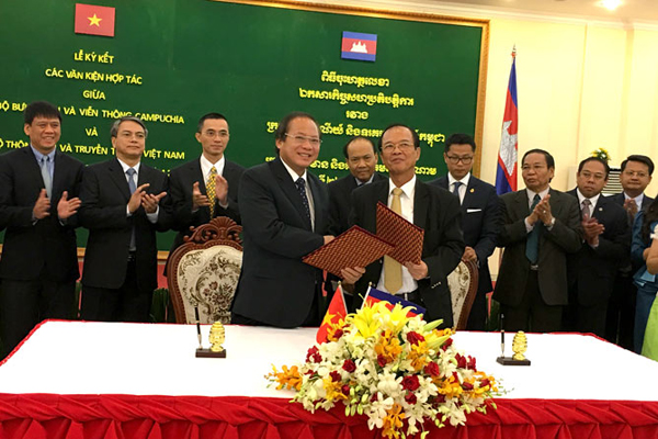 Việt Nam, Campuchia tăng cường hợp tác kinh doanh viễn thông