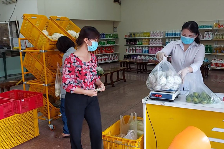Vietnam Post triển khai gần 500 điểm bán hàng bình ổn