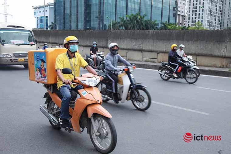 Hà Nội tạo điều kiện cho đội ngũ bưu tá Vietnam Post, Viettel Post hoạt động