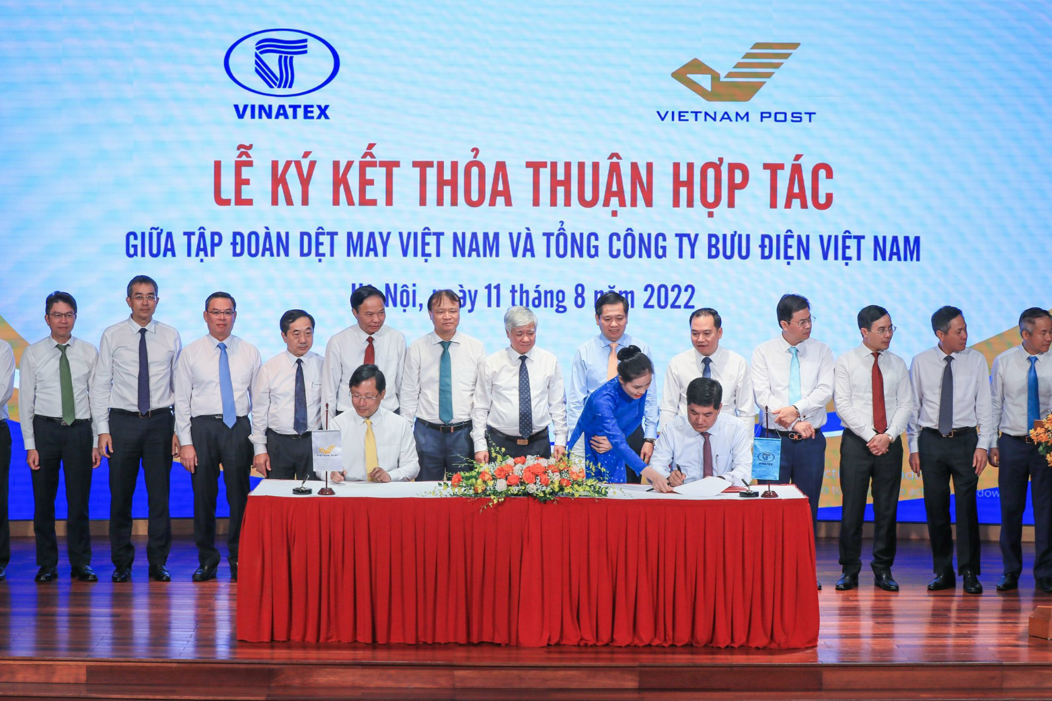 Bưu điện Việt Nam hợp tác với Tập đoàn Dệt May và Hàng Hải Việt Nam