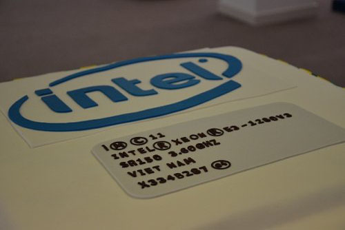 Ra mắt CPU đầu tiên được sản xuất tại nhà máy Intel VN