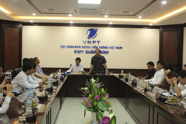 Thứ trưởng Trương Minh Tuấn thăm và làm việc với VNPT Quảng Bình